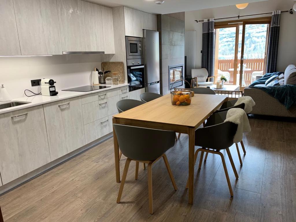 Apartament Tuca Del Mont Benasque Zewnętrze zdjęcie