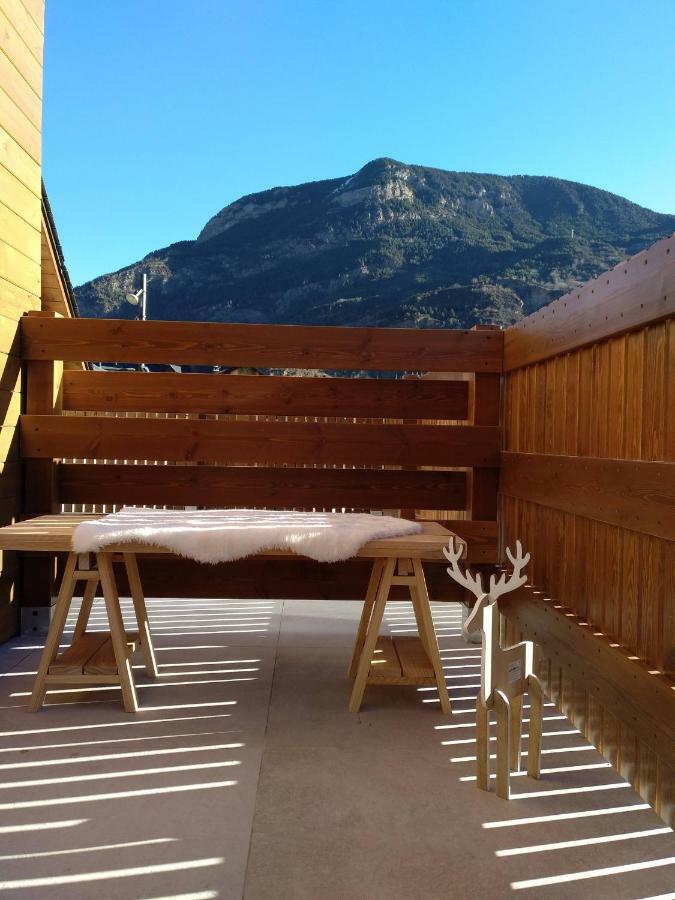 Apartament Tuca Del Mont Benasque Zewnętrze zdjęcie